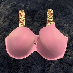 COPY - Victoria Secret T-Shirt Lightly Lined Demi…